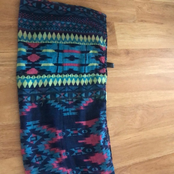 Target patterned scarf - Picture 2 of 2